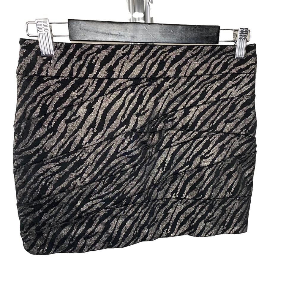 EXPRESS Mini Skirt Animal Print Size Zip Size 00